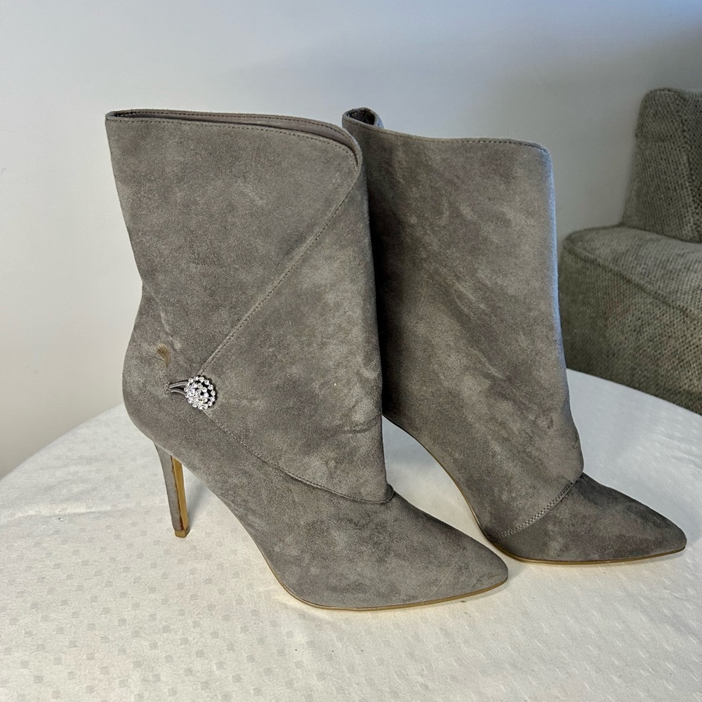 CHARLES BY CHARLES DAVID PISTOL MIRCROSUEDE WRAP-AROUND BOOT 8.5 NWOT - Picture 4 of 8